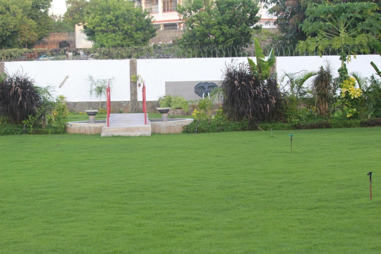 Chamiachi Hotel & Apartments Bamburi Εξωτερικό φωτογραφία